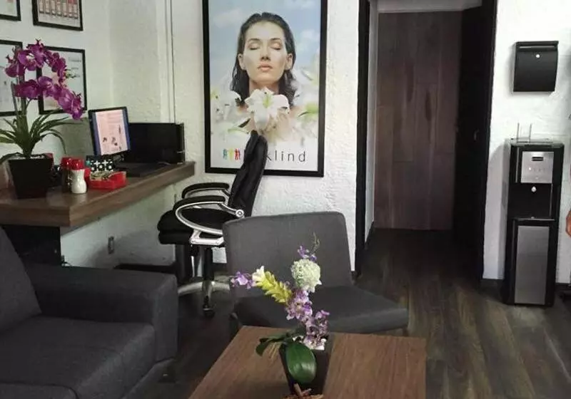 هتل Aurora Suites