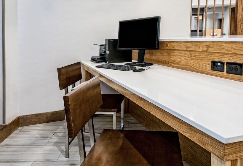 Отель Holiday Inn Express & Suites Round Rock   Austin N, An Ihg