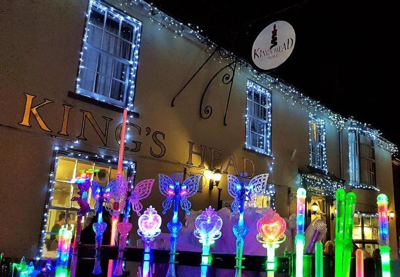 Отель Kings Head Holt