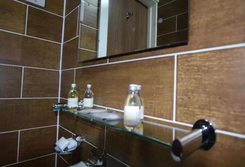 בית מלון כפרי Lucky 8