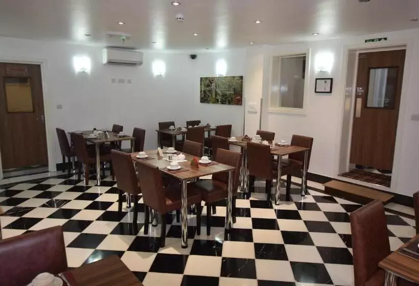 בית מלון כפרי Lucky 8