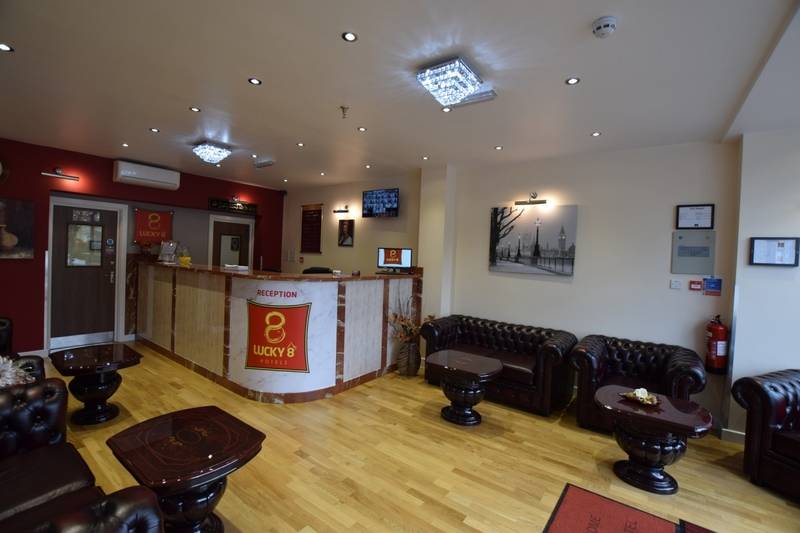 酒店 Lucky 8