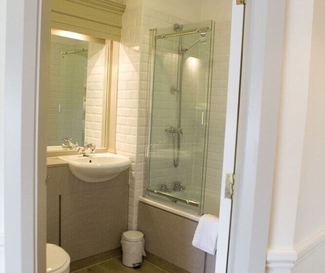 Отель The Broadoak