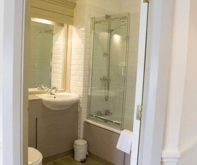 Отель The Broadoak