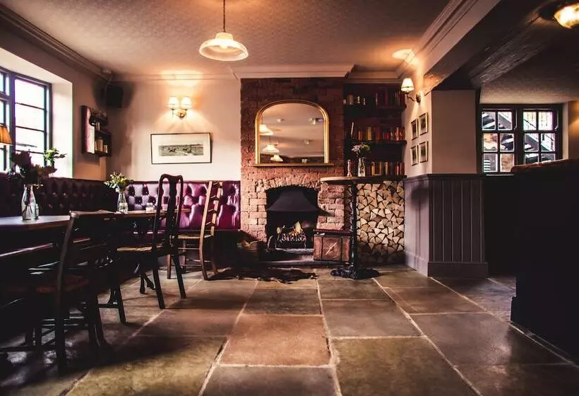 בית מלון כפרי The Fox And Coney Inn