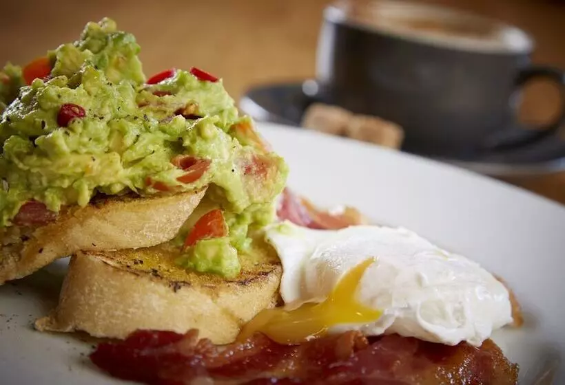 בית מלון כפרי The Fox And Coney Inn