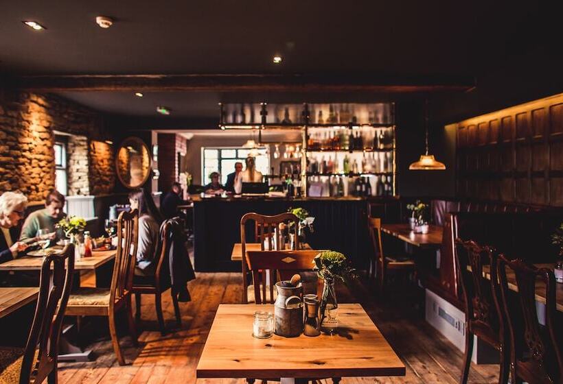 فندق The Fox And Coney Inn