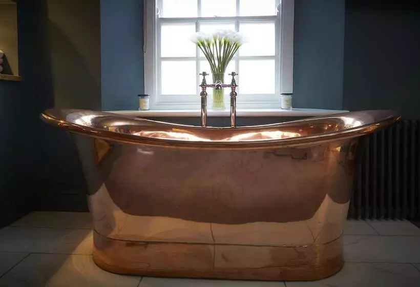 בית מלון כפרי The Fox And Coney Inn