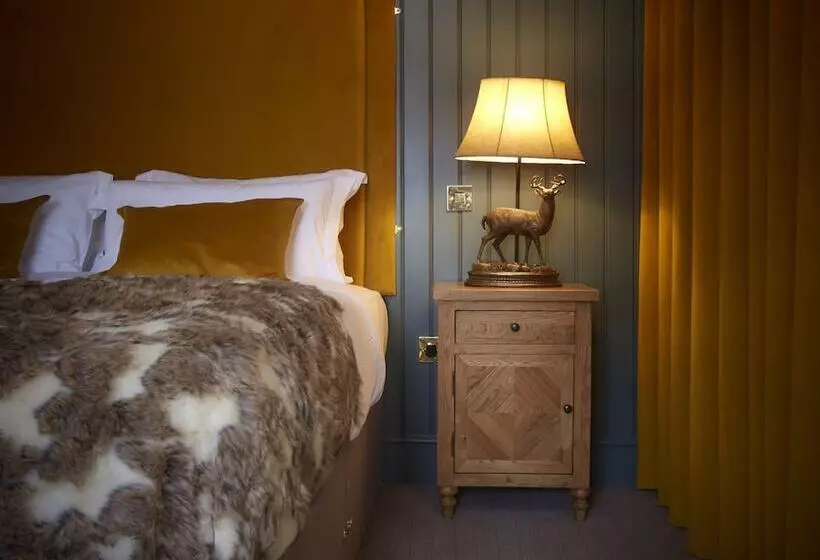 בית מלון כפרי The Fox And Coney Inn