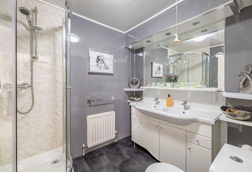 فندق The Fox & Hounds