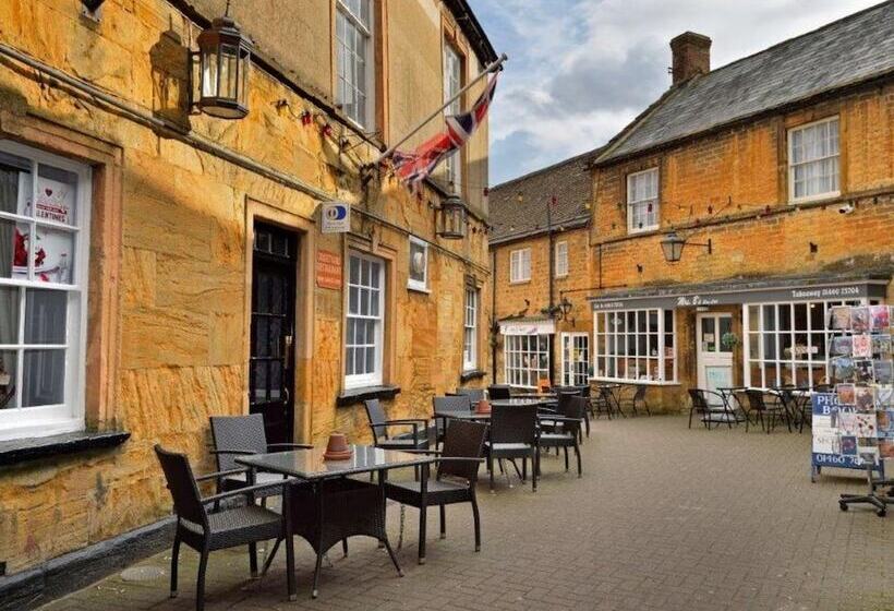 בית מלון כפרי The George