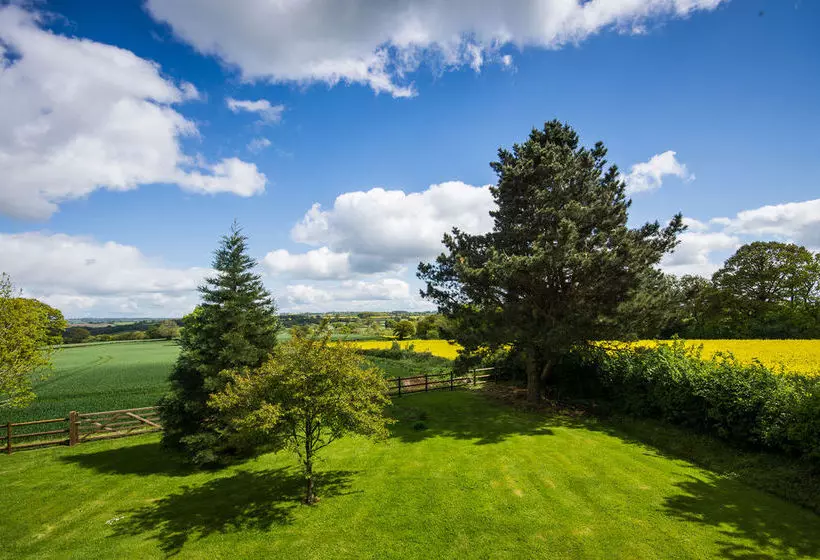 호텔 The Hills Farm