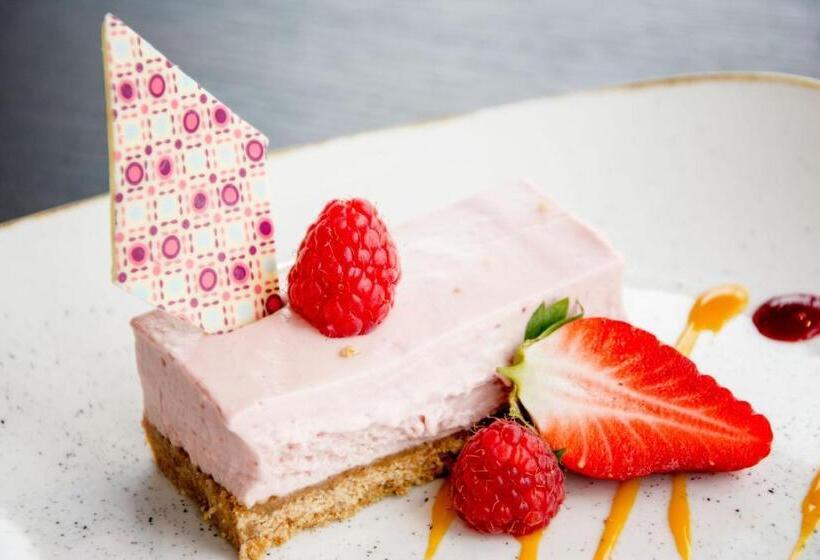 The Knowes Hotel & Restaurant