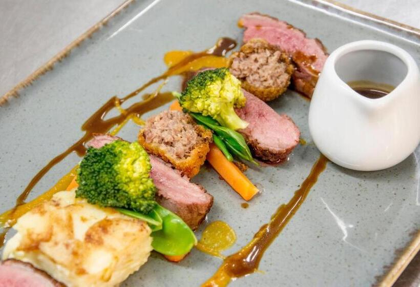 The Knowes Hotel & Restaurant