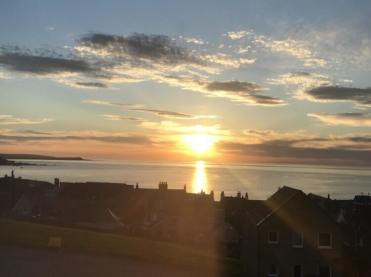 The Knowes Hotel & Restaurant