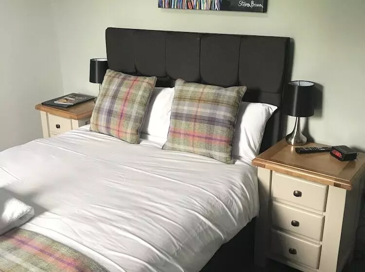 The Knowes Hotel & Restaurant