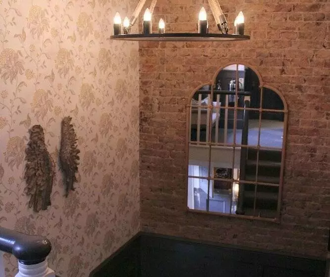 ホテル The One Tun Pub & Rooms