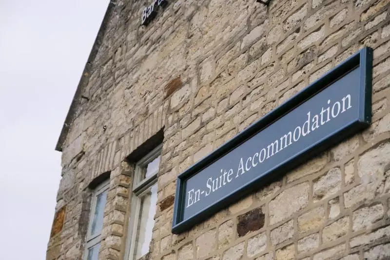 בית מלון כפרי The Woolpack Inn