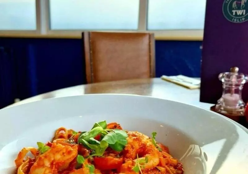 בית מלון כפרי The Woolpack Inn