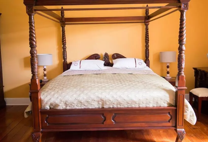 Huntlands Farm Bed & Breakfast