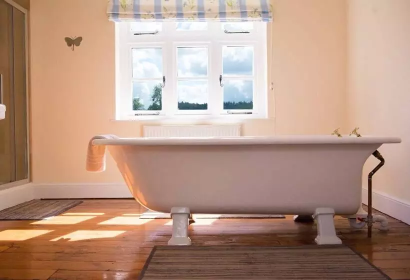 Huntlands Farm Bed & Breakfast