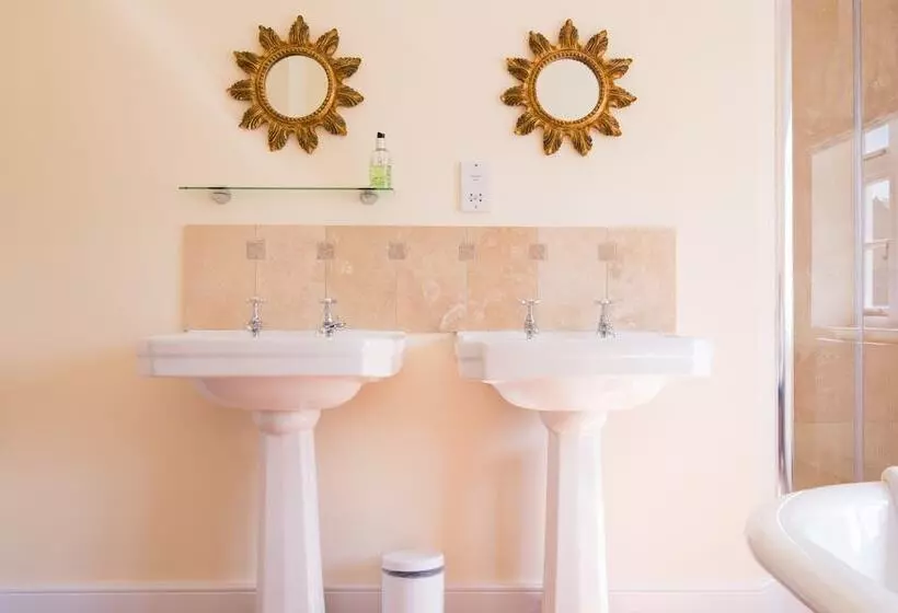 Huntlands Farm Bed & Breakfast