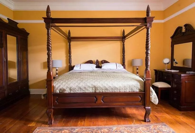 Huntlands Farm Bed & Breakfast