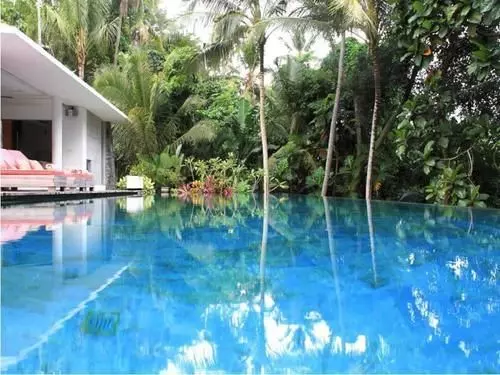 Niloufar Villa