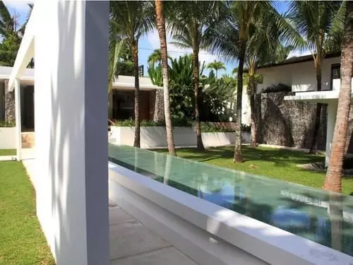 Niloufar Villa