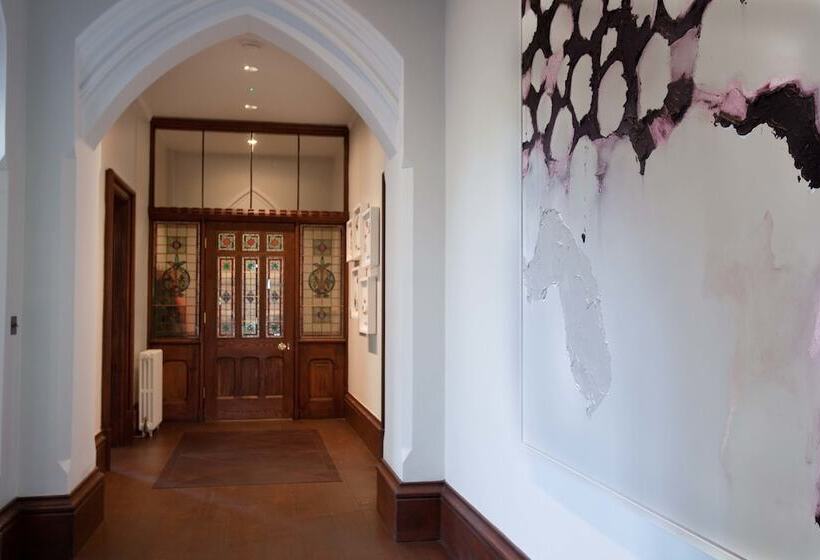 膳宿费 Penrhiw Priory