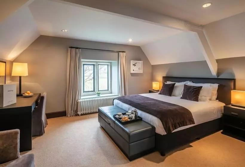 펜션 Penrhiw Priory