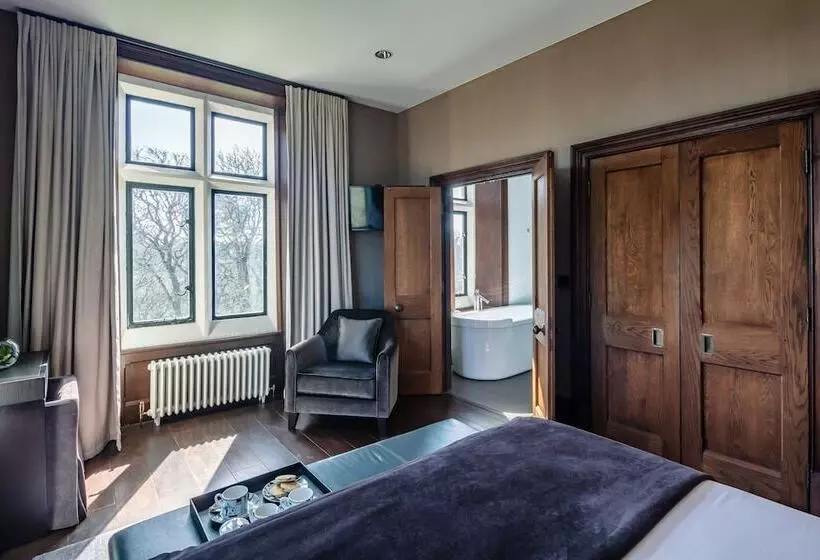 펜션 Penrhiw Priory