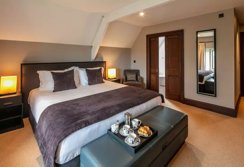 펜션 Penrhiw Priory