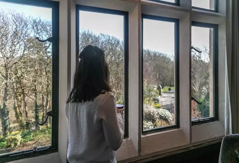 펜션 Penrhiw Priory