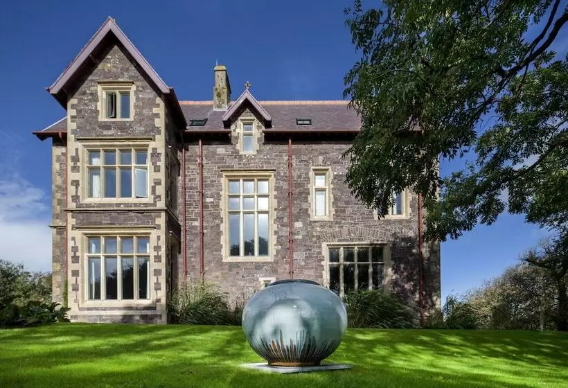 펜션 Penrhiw Priory
