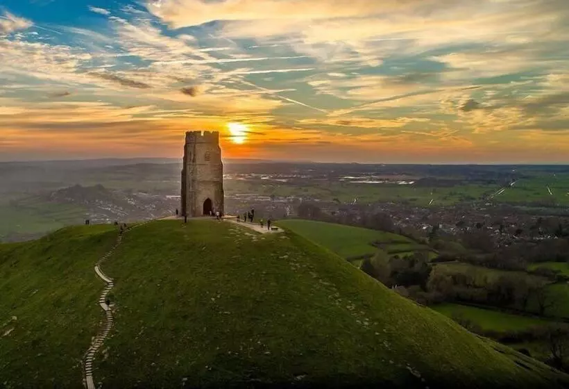 Пансион The Mount Somerton