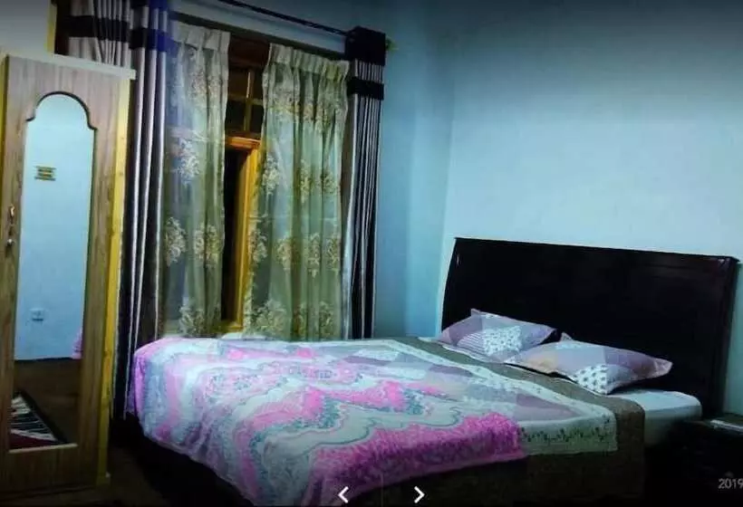 هتل Bercha Guest House Dorkhan Hunza