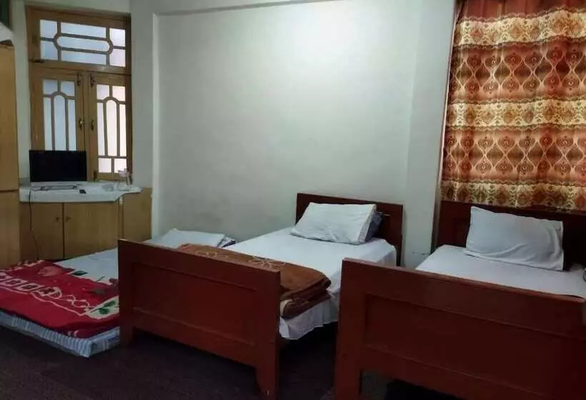 هتل Bercha Guest House Dorkhan Hunza