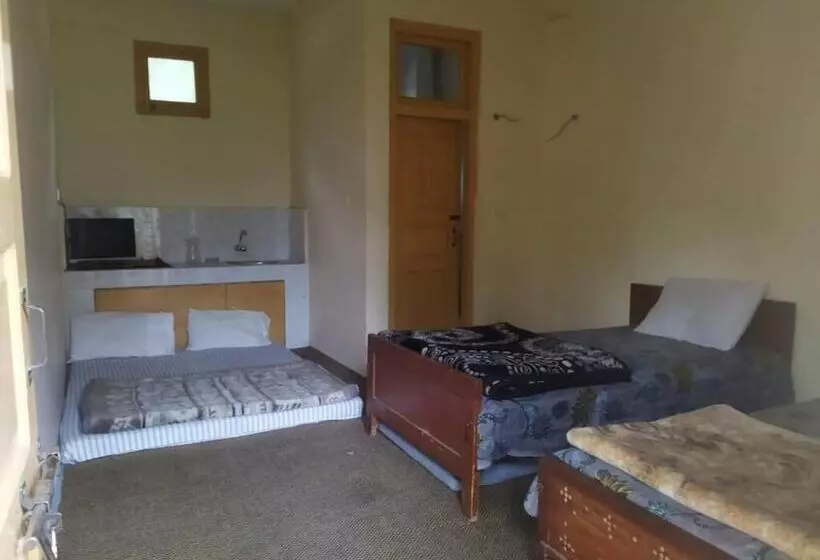 هتل Bercha Guest House Dorkhan Hunza