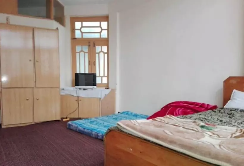 هتل Bercha Guest House Dorkhan Hunza