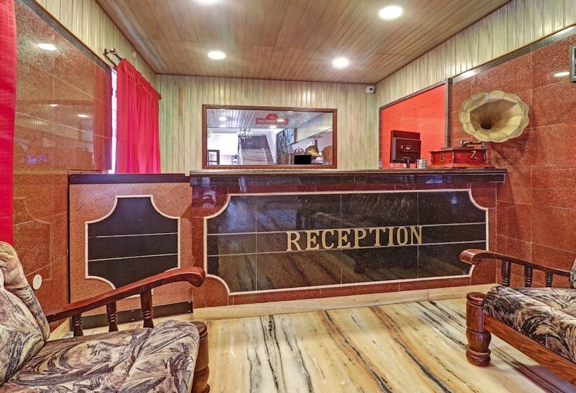 Itsy Hotels Hill Town, 500 Mtrs From Madikeri Fort