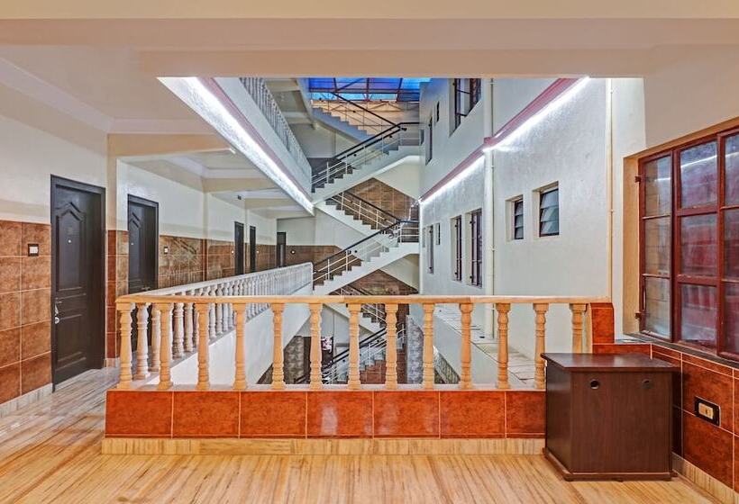 Itsy Hotels Hill Town, 500 Mtrs From Madikeri Fort