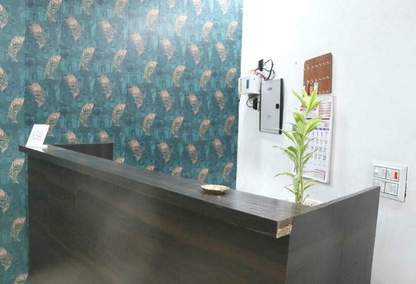 Hotel Oyo 80567b New Mayur