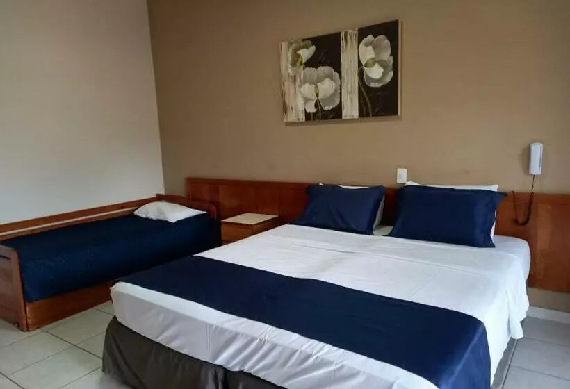 Hotelli Riviera De São Lourenço Amarilis 302