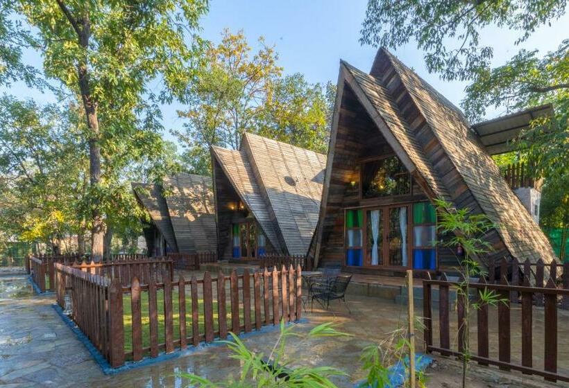 אתר נופש Sterling Padam Pench