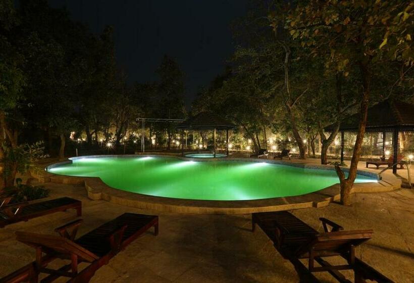 אתר נופש Sterling Padam Pench