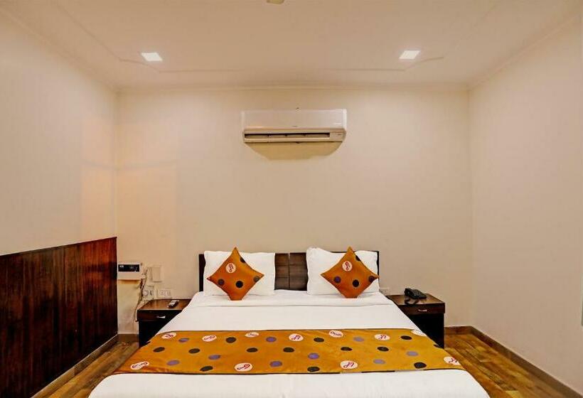 Отель Grand Tushar Ghaziabad Railway Station