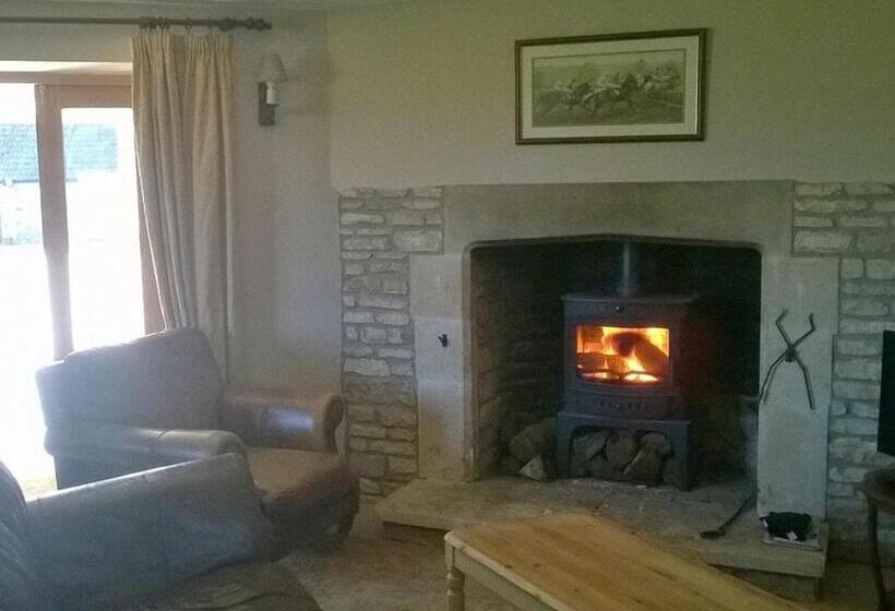 Battens Farm Cottages B&b