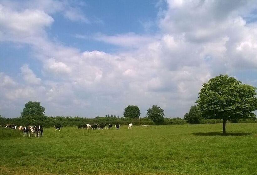 Battens Farm Cottages B&b