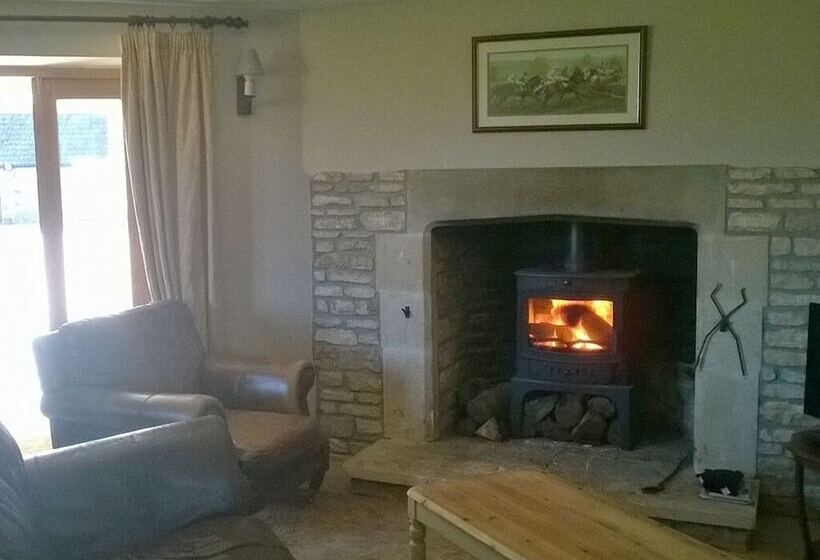 Battens Farm Cottages B&b